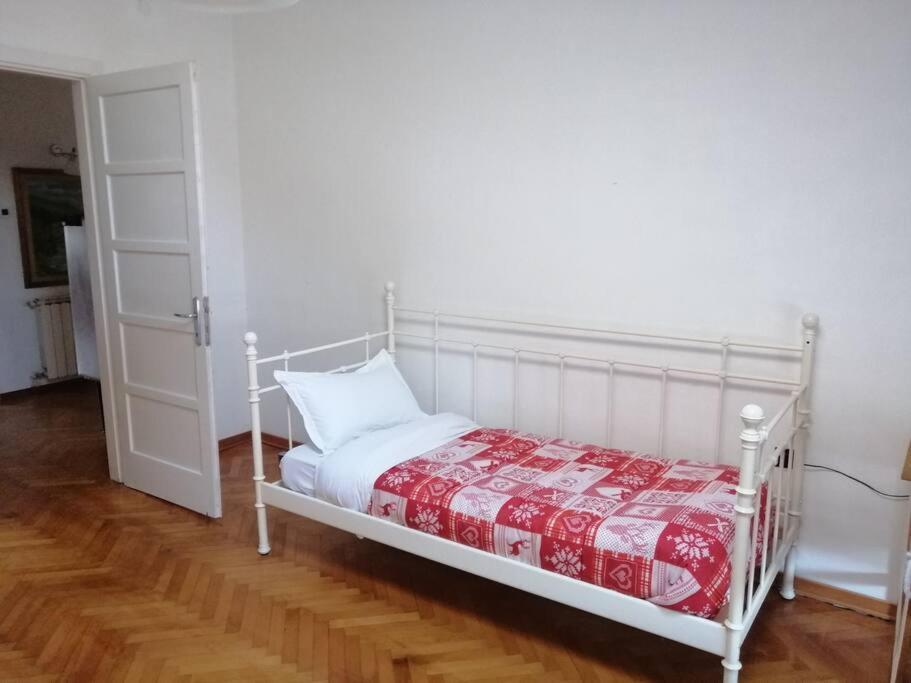 Spacious Attic Apartment Kandler Триест Экстерьер фото