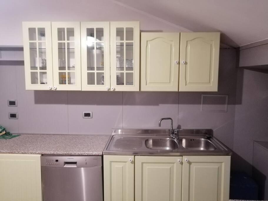 Spacious Attic Apartment Kandler Триест Экстерьер фото